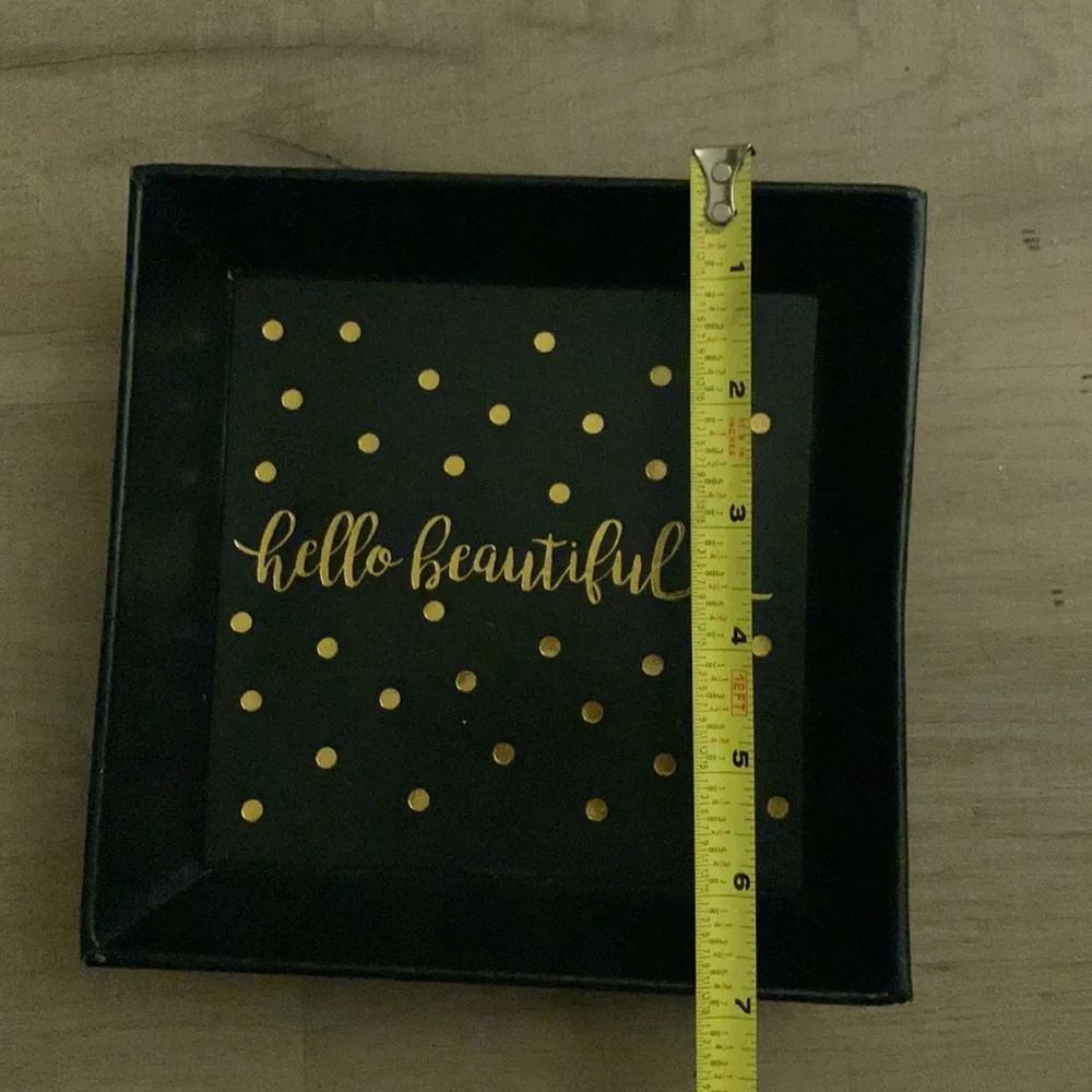 3/$15 ✨ Flash Sale.  Hello beautiful black jewelry‎ or misc accessory holder